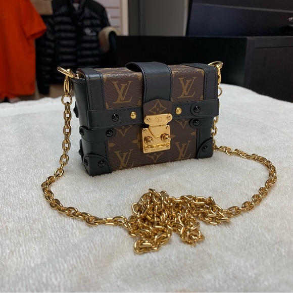 Louis Vuitton Essential Trunk Monogram Mini Shoulder Bag - Picture 16 of 16